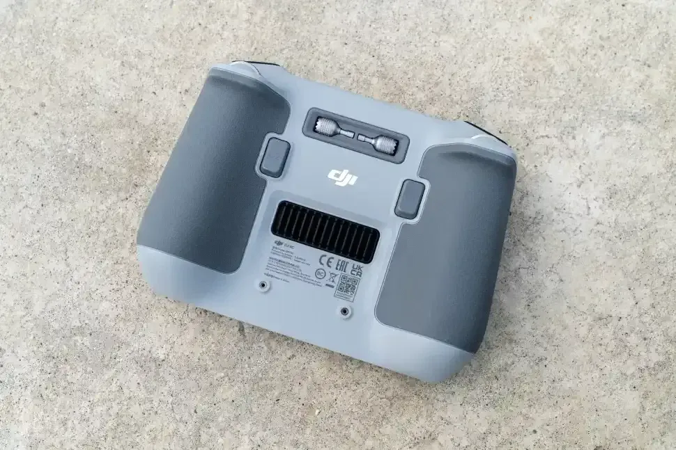 DJI Mini 3 Pro review 4 dji mini 3 pro kontroler 2 Sajber Sfera IT News, Tech, Gaming, Reviews